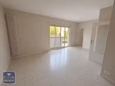 appartement à louer 2 pièces 43 m² - cholet (49) - 675€
