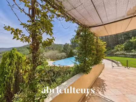 splendide villa de 296 m² avec piscine  sauna  spa  terrain de 1 2 ha et vue...