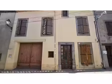maison familiale avec grand garage et cour?