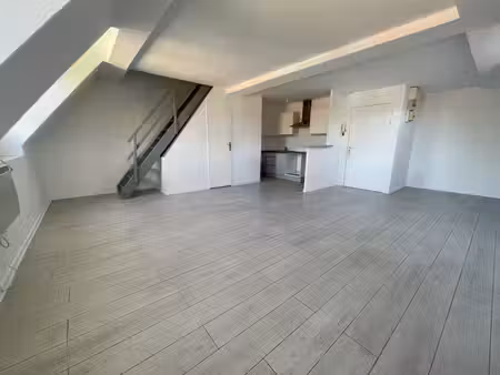duplex située au bord d'essonne - secteur calme