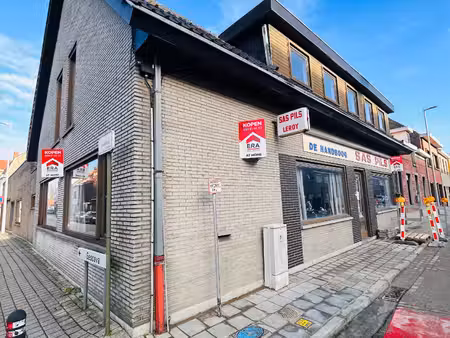 commercieel te koop in wevelgem met 4 slaapkamers