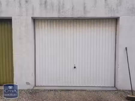 parking à louer 12 m² - crêches-sur-saône (71) - 70€