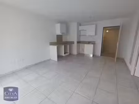 appartement à louer 2 pièces 37.4 m² - nîmes (30) - 538€