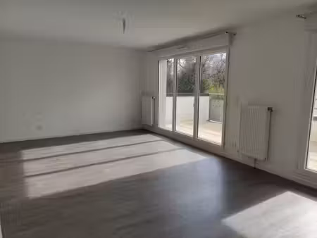appartement t2 avec cave - 51 m2 - saint-cyr-en-val