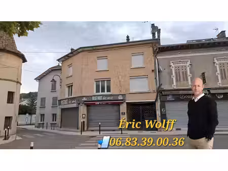 plateaux à rénovés au centredu village