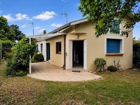 maison avec jardin clos et terrasse dans un secteur résidentiel de toulouse