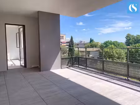 location appartement 3 pièces 70 m² à aix-en-provence (13090)