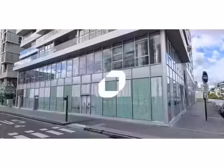 location commerce paris 75013 167m²