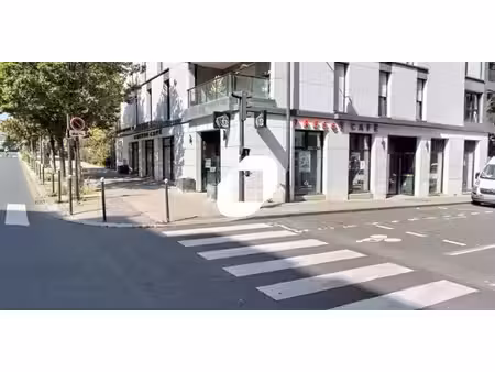 location commerce paris 75013 236m²