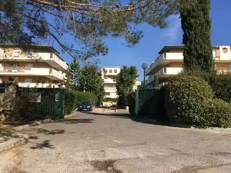location appartement 2 pièces 31 m² à aix-en-provence (13540)