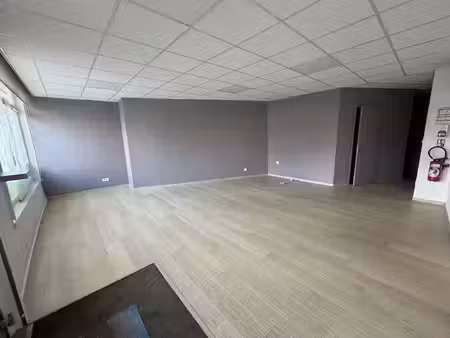 local commercial de 64 m² ruelle-sur-touvre
