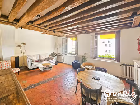 duplex atypique en dernier étage