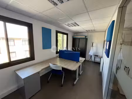 vente bureaux voisins le bretonneux 78960 152m²