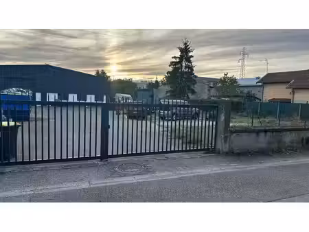 location local d’activités 550m²