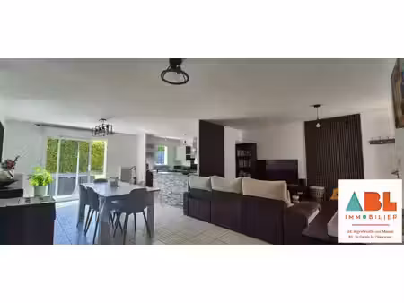 maison 95 m² de plain-pied 3 chambres centre de saint-denis-la-chevasse