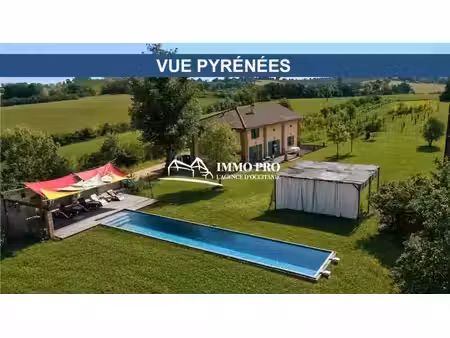 samatan maison rénovée et son couloir de nage vue pyrenees