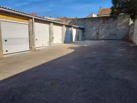 location parking à le creusot (71200)  45 €