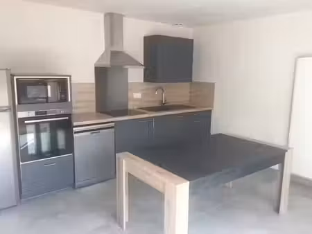 location meublée maison 3 pièces 70.85 m² à beaurepaire (85500)  790 €
