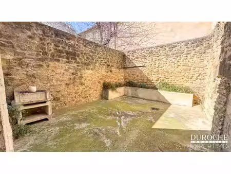maison de village de 141 m² avec cour et potentiel — courthézon