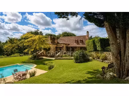 maison périgourdine en pierre avec gîte  piscine et 1 25 ha de terrain à doissat