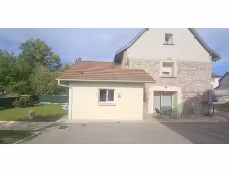 saint genix les villages - maison 2 chambres - jardin  cour