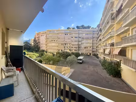 menton secteur gare routière - studio avec blacon - cave