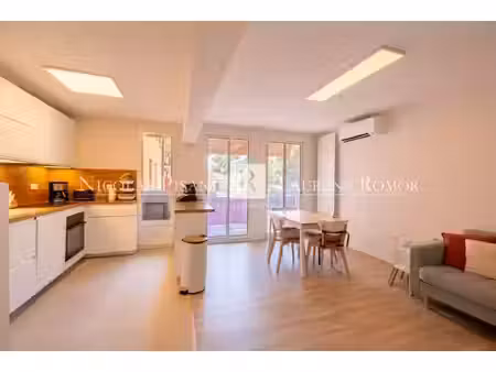 a vendre appartement villefranche sur mer - 4p rénové - stationnement privatif