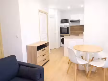 joli studio meuble avec coin nuit