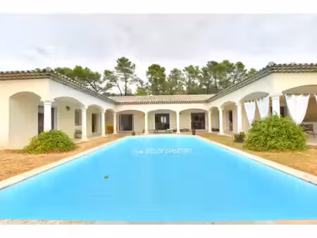 demeure de caractère – draguignan – 260 m² – 2 68 ha – sa piscine et sa vue panoramique
