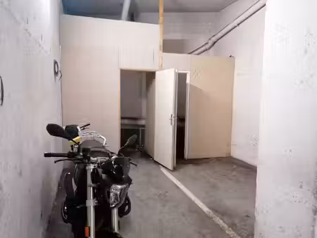 parking - 12 m²
