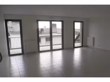 location appartement 4 pièces 95m2 rodez 12000 - 890 € - surface privée