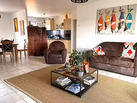 location appartement 4 pièces 85m2 la jarrie 17220 - 884 € - surface privée