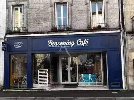 location local commercial 175m2 rochefort 17300 - 950 € - surface privée