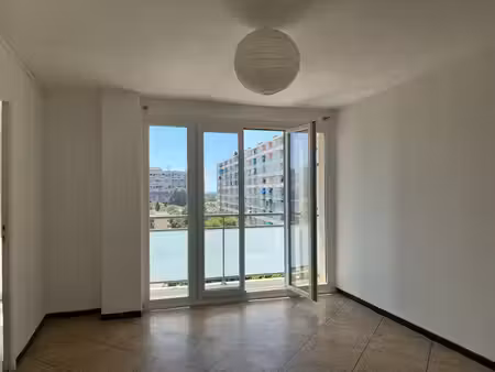 location appartement 3 pièces 57m2 marseille 9eme (13009) - 821 € - surface privée