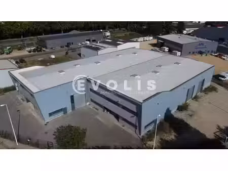 vente local d’activités mondragon 84430 2140m²