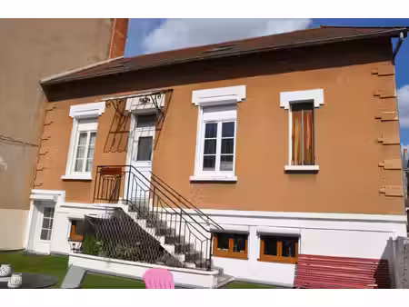 belle maison des années 30  avec 3 chambres et terrasse