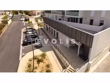 vente commerce les angles 30133 260m²