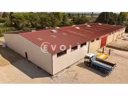 location entrepôt 930m²