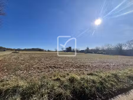 terrain constructible à la campagne 15 599 m2