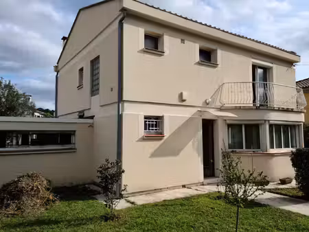 maison 4 chambres  1 bureau  garage et jardin