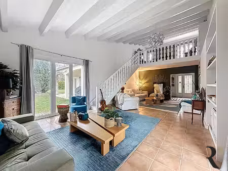 maison t6 - 200 m² - terrain 2800 m² - mons