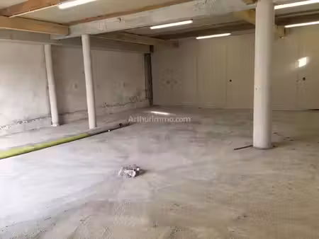 location local industriel 1 pièces 80 m2 à la penne-sur-huveaune