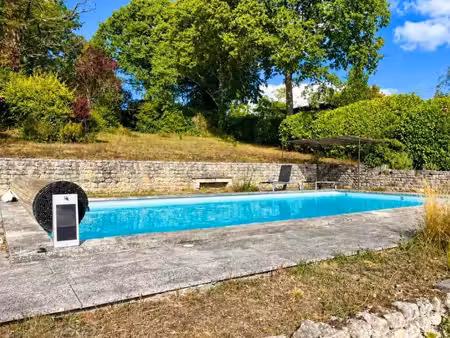 élégante demeure de caractère avec piscine et vaste jardin - 5 chambres - mouthiers sur...