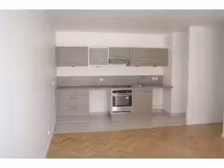 location appartement 3 pièces 61m²