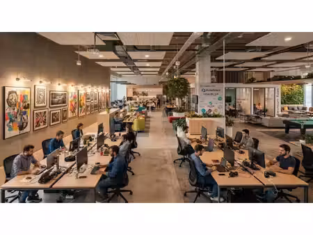 location local commercial