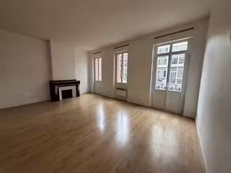 toulouse  quartier le busca  t3 de 60 m2