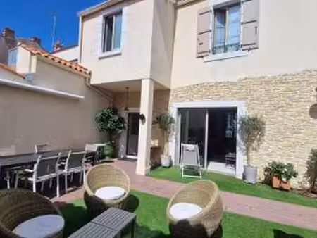 vente maison aux sables-d'olonne (85100) : à vendre / 126m² les sables-d'olonne