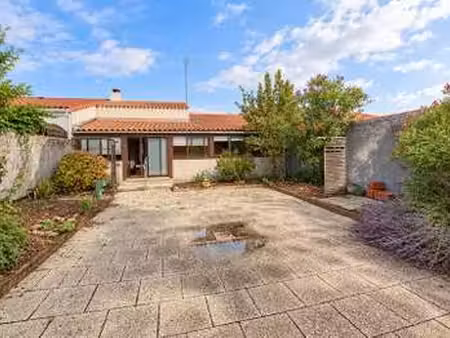 vente maison aux sables-d'olonne (85100) : à vendre / 112m² les sables-d'olonne