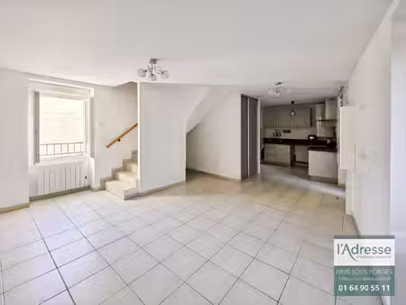 location appartement 3 pièces  45.69m²  forges