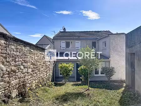 au coeur du village de chavenay  charmante maison ancienne de 97 m²